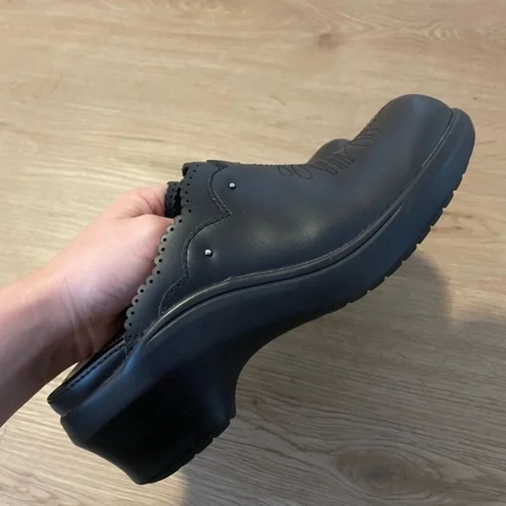 Black Scalloped Clogs 5 - Picture 1 of 1